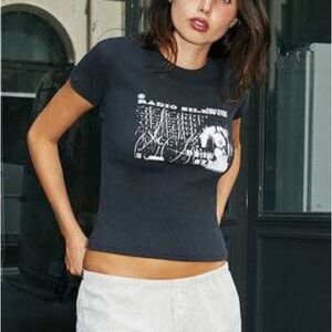 Brandy Melville graphic baby tee!